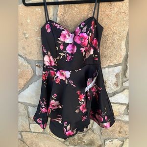NWT Black Floral Strapless Cocktail Dress 🖤
